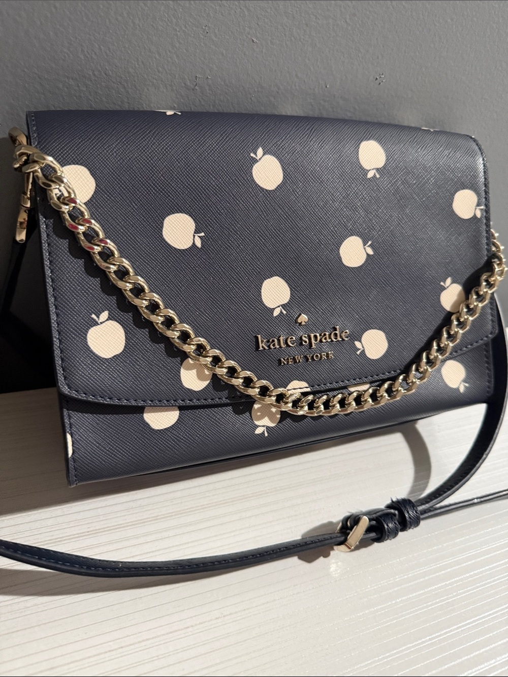 Kate Spade Carson convertible crossbody “orchard toss" apple print $275